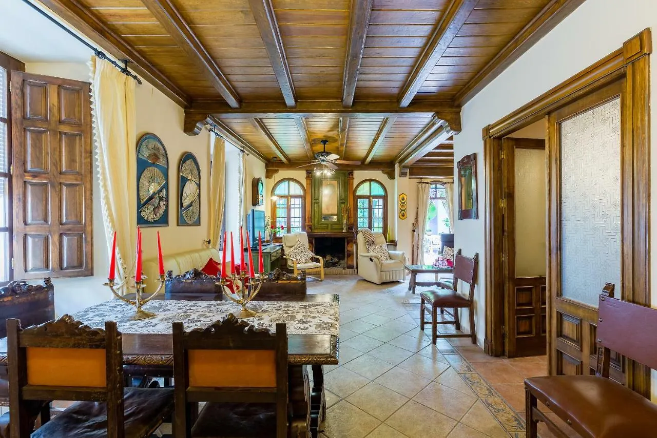 La Casa De Illora Villa 0*,